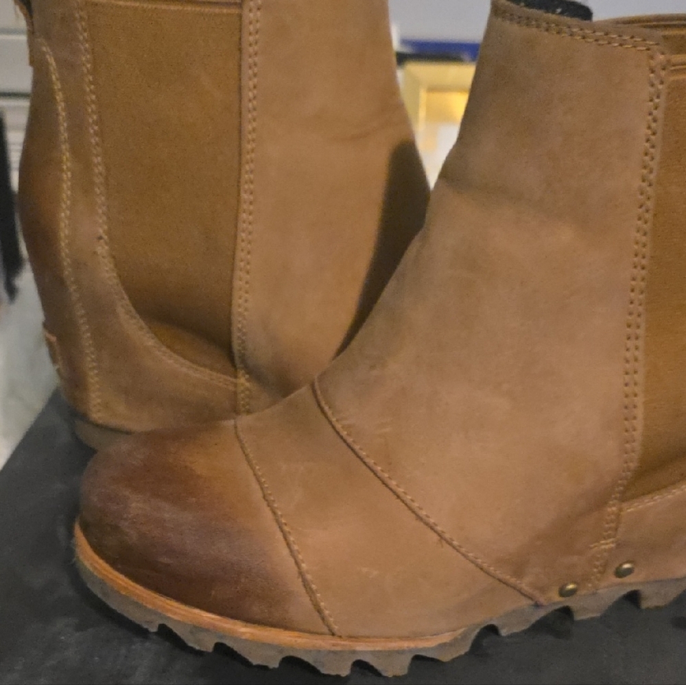 Sorel Women's Brown Ankle LEA  WEDGE. Size 7